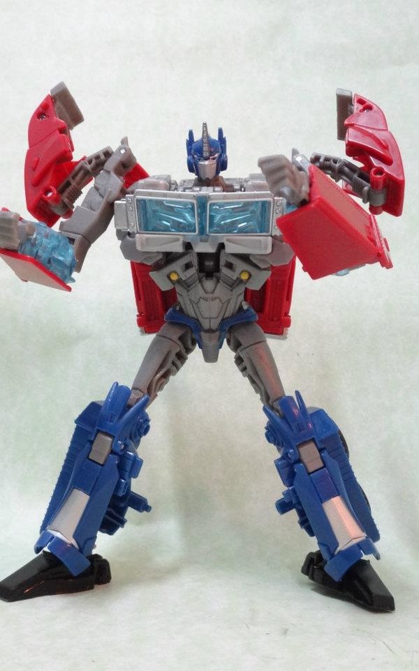 Transformers Prime Optimus Prime Voyager Class  (1 of 15)